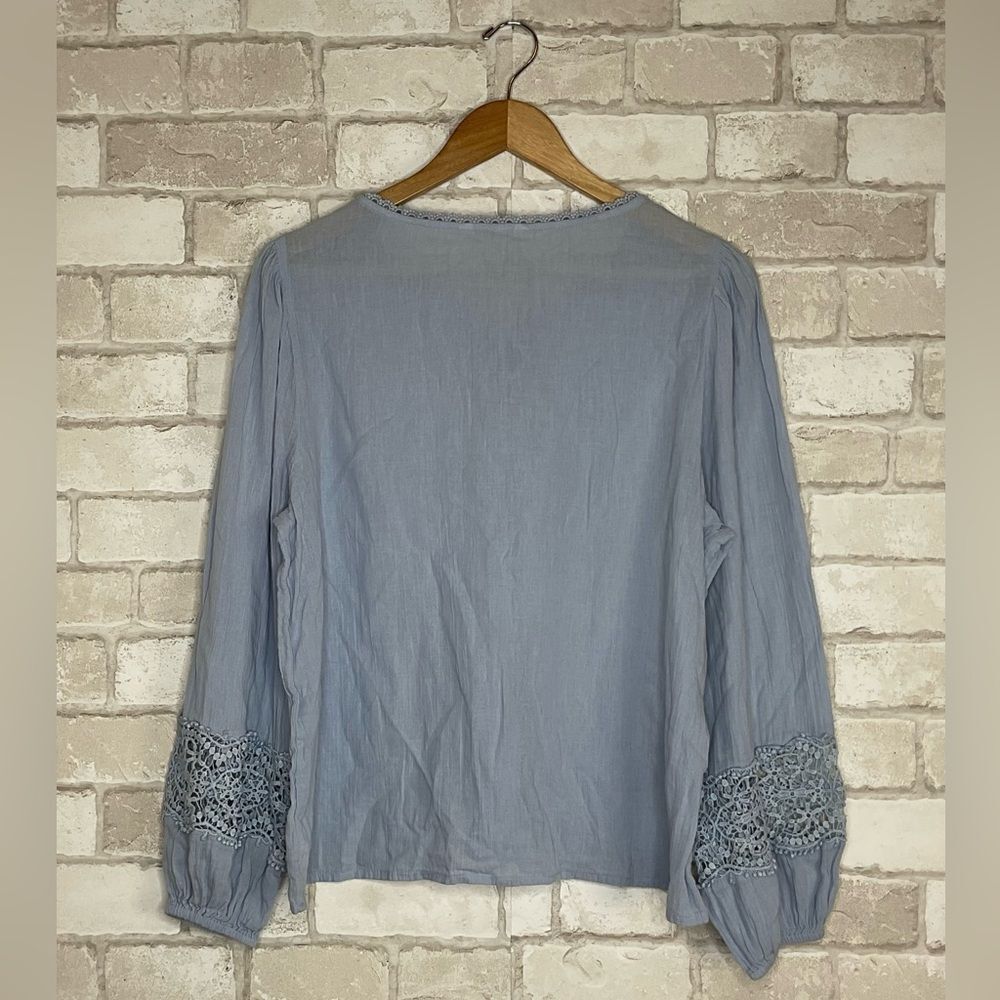 Lucky Brand Light Blue Crochet Trim Blouse Size L - Picture 8 of 16